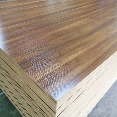 Grote afmetingen 18 x 24 18 mm Raw Mdf Board In Maleisië Formaldehyde-emissiesnormen E0