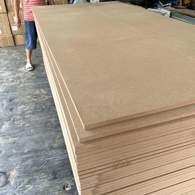 Plain Mdf Raw Laminated Melamine Mdf Board 18mm Hout Craft Mdf 3mm 15mm 18mm voor binnenshuis
