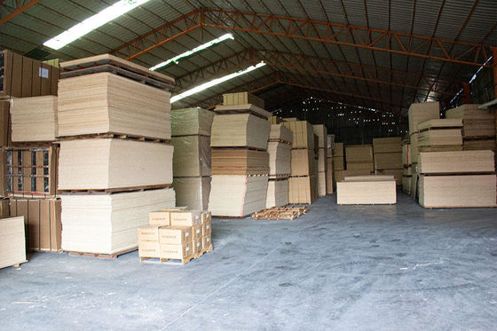 Eerste klas Mdf-platenprijzen / Eerste klas Mdf-kwaliteit / Achtergrond 6mm / 9mm / 12mm / 18mm