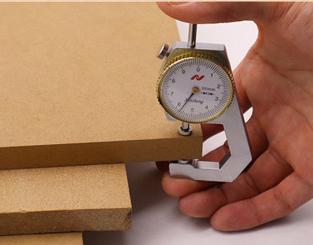 18 mm Melamine Pre-Laminated Mdf Hdf Board Fibre Boards voor vochtbestendige en E2 lijm